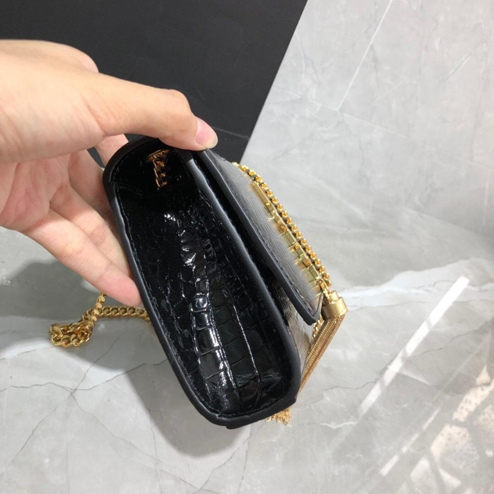Classic Modern Bag 20x13.5x5.5cm