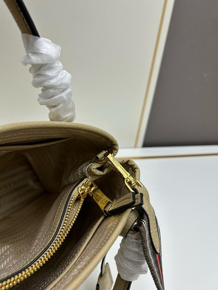 Classic Elegant Leather Shoulder Bag 30x20x15.5cm