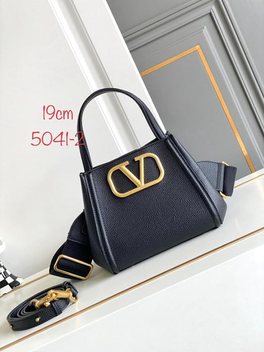 Modern Calfskin Shoulder Bag 19x17x14cm