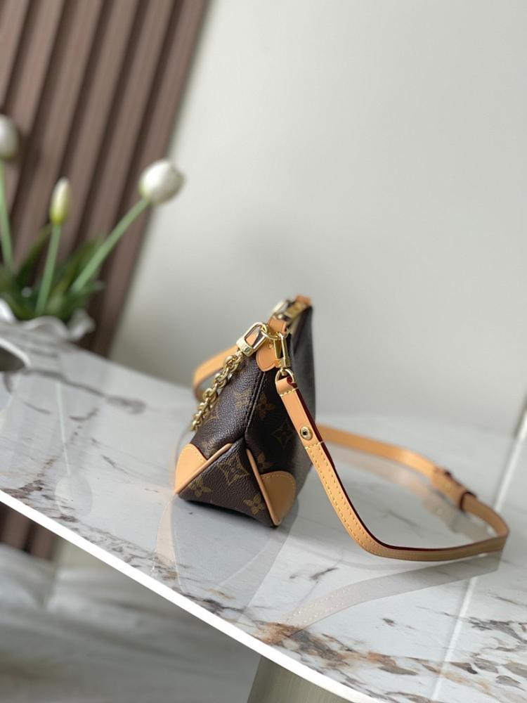 Elegant Monogram Leather Top Handle Bag 19x13x8cm