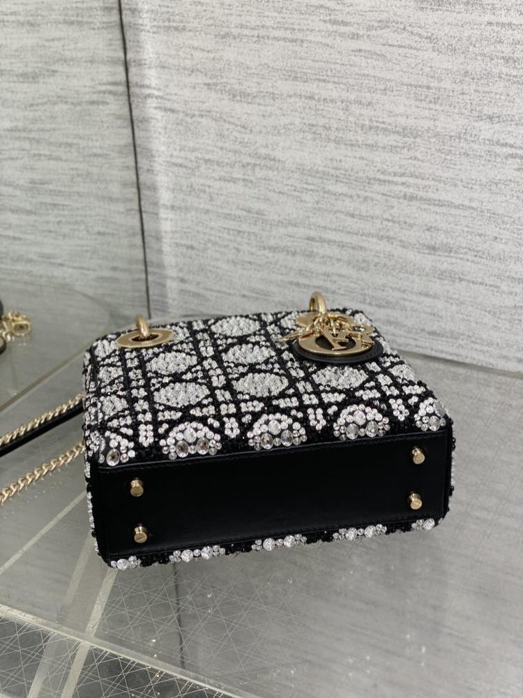 Classic Top Handle Bag Style 331785648