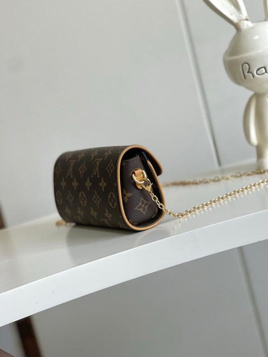 Elegant Stylish Monogram Leather Shoulder Bag 20.5x11x6cm