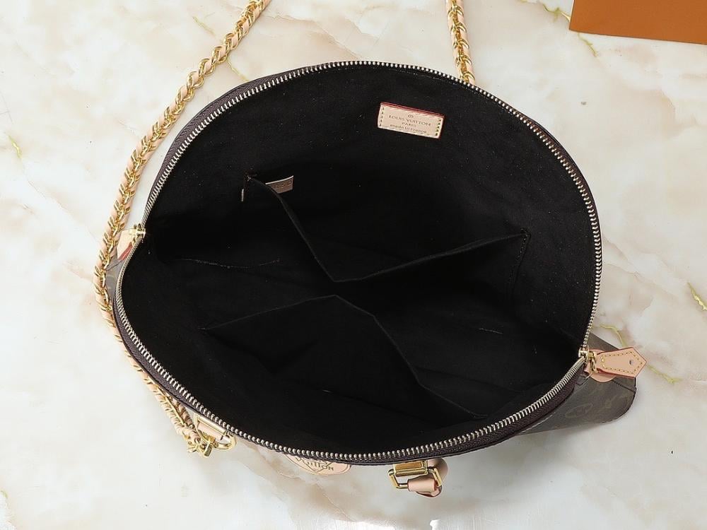 Classic Italian-Inspired Bag 38x25x5cm