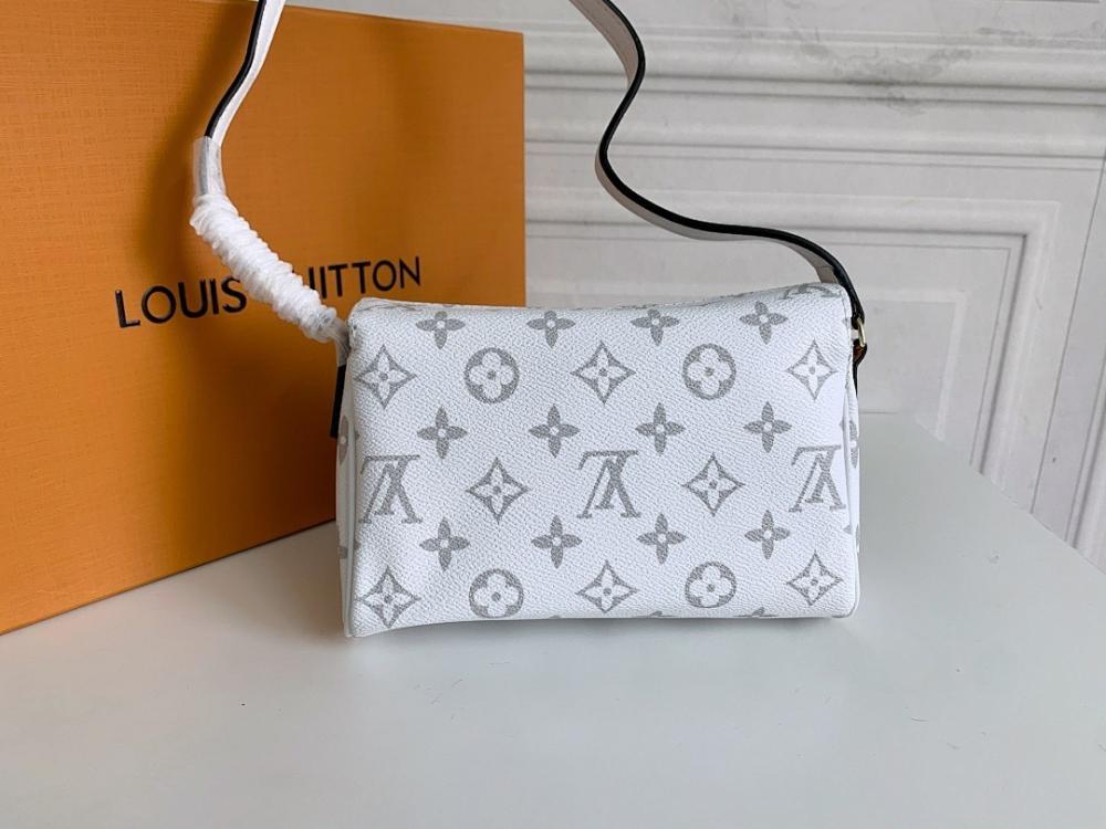 Stylish Calfskin Shoulder Bag 21x12x6cm