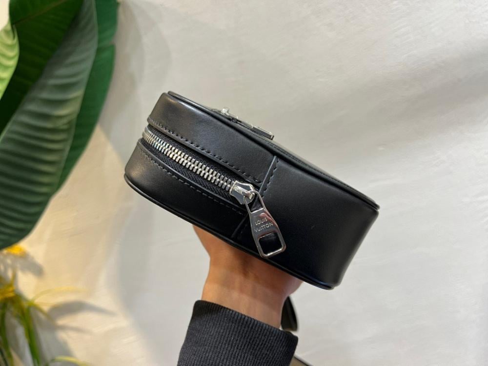 Elegant Premium Leather Top Handle Bag 25x15.5x6.5cm