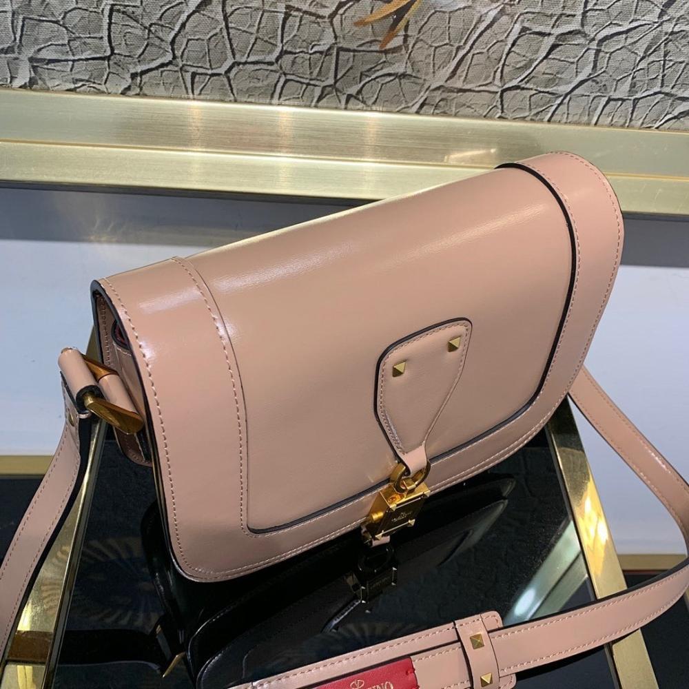 Stylish Gold Leather Shoulder Bag 22x18x7cm