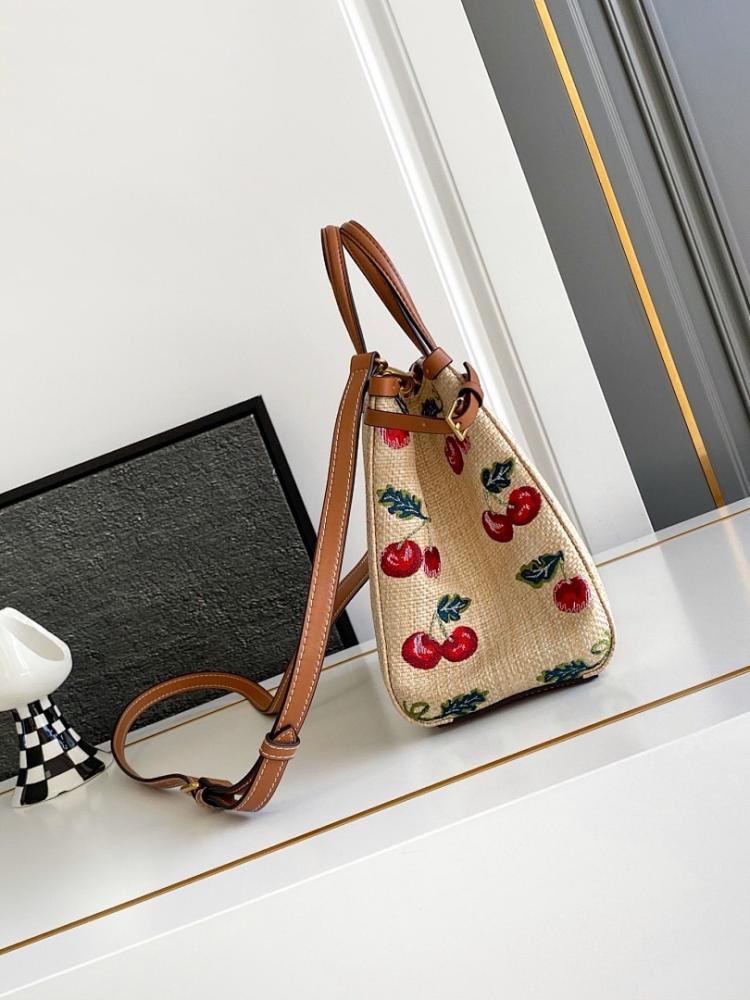 Classic Refined Brown Embroidered Leather Shoulder Bag Brown/Beige 22x19x12cm
