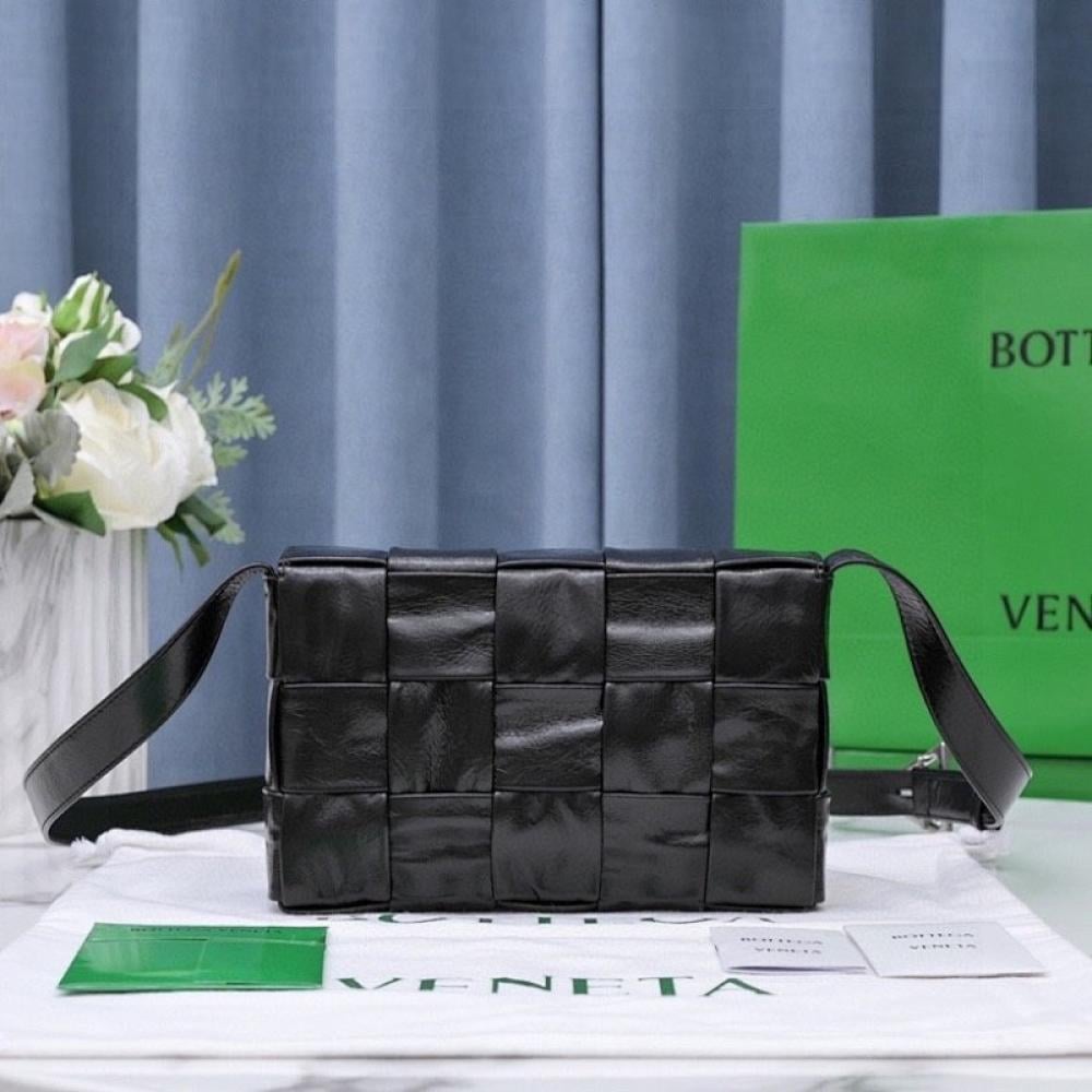 Elegant Crossbody Bag