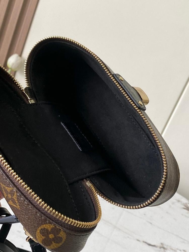 Modern Luxury Woven Leather Bag 19x11.5x6.5cm