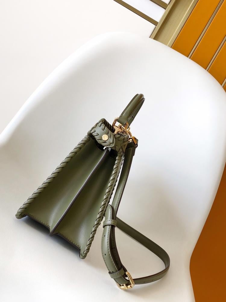 Leather Shoulder Bag Style 811794594
