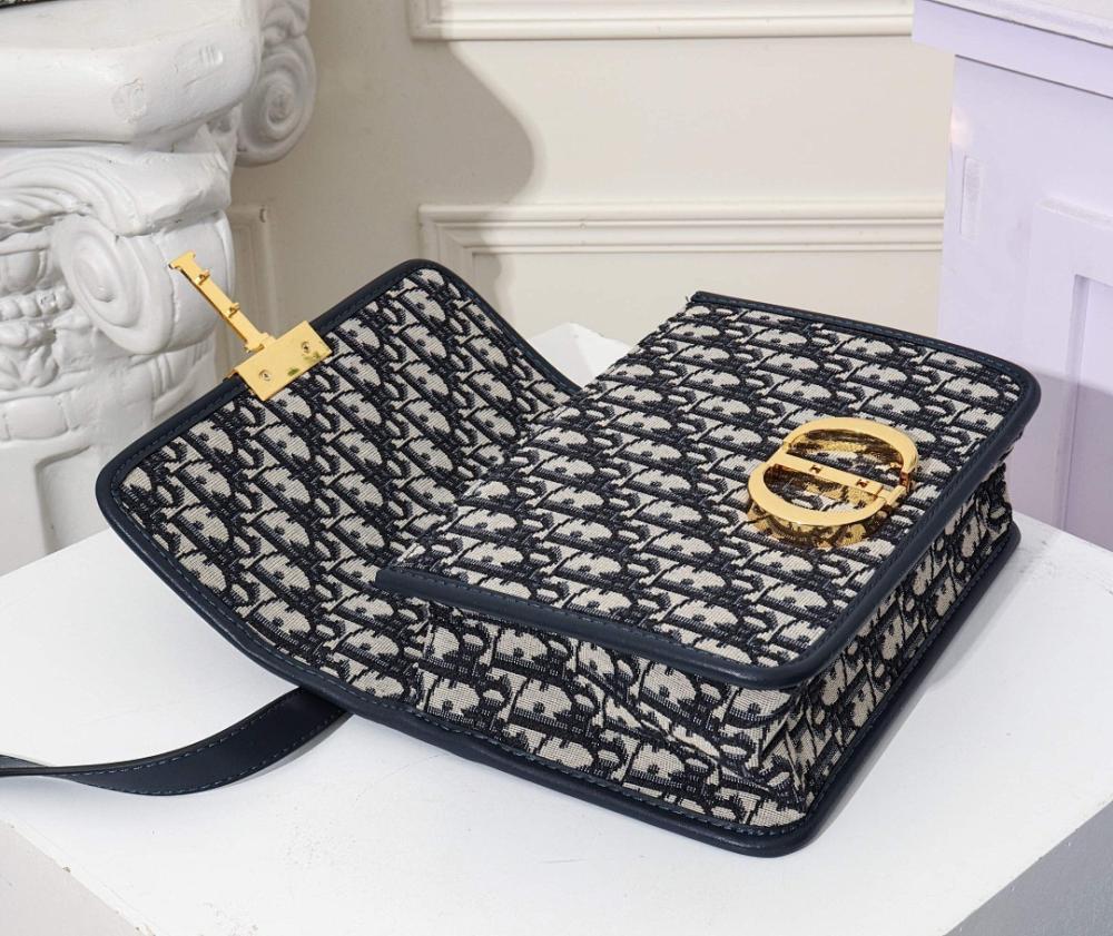 Alma Leather Shoulder Bag 24x17x8cm Style 128526789