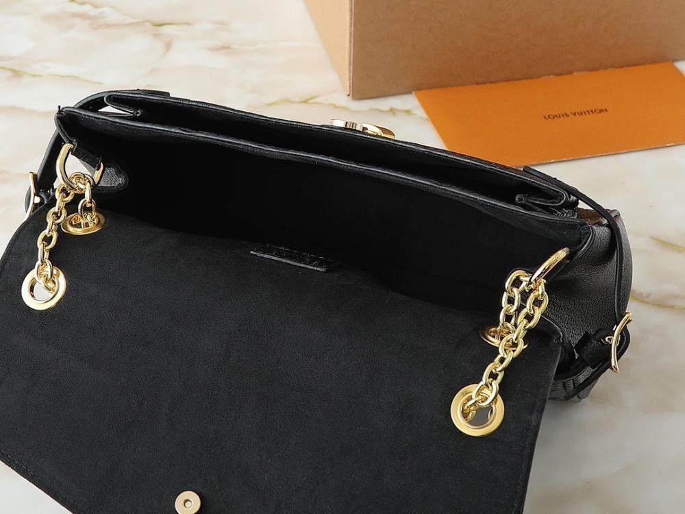 Modern Refined Shoulder Bag 29.5x18.5x9.5cm