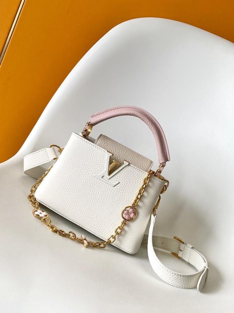 Leather Shoulder Bag Style 470090171