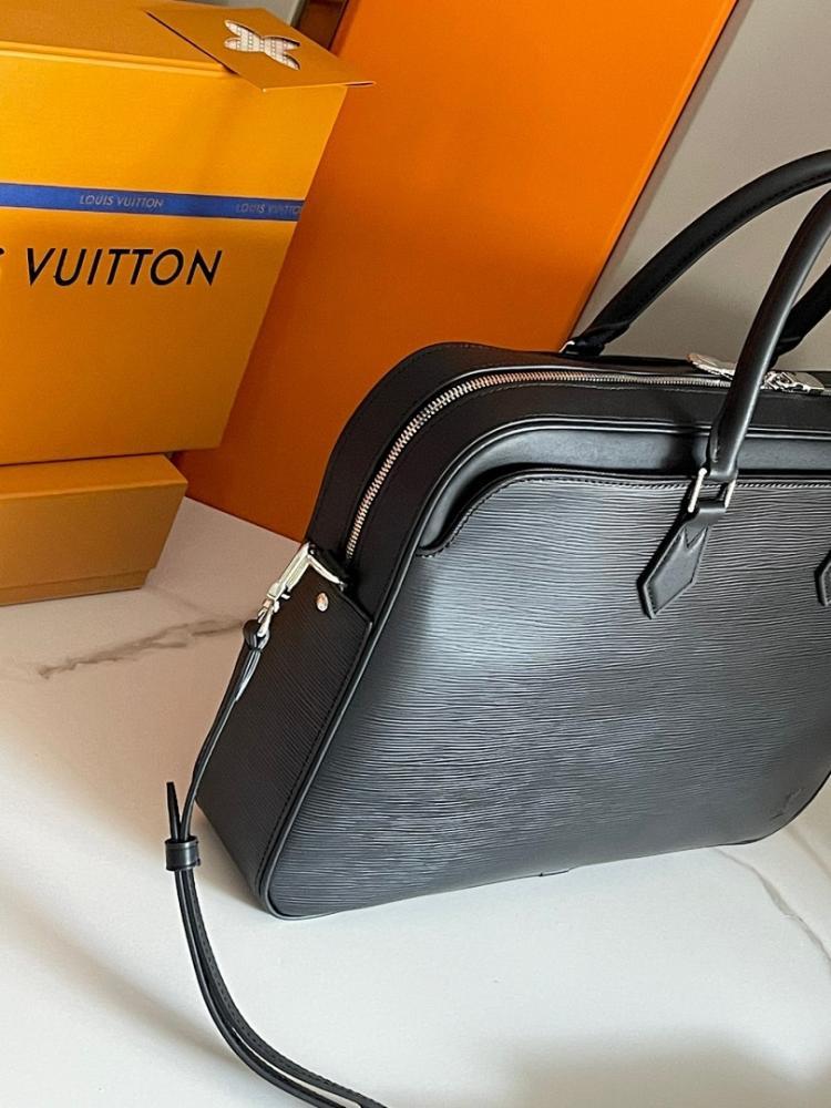 Elegant Leather Crossbody Bag 41x29x7cm