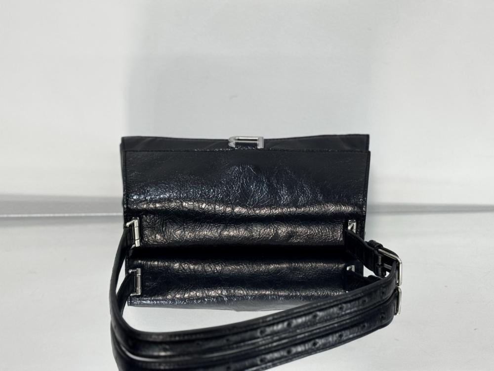 Classic Top Handle Bag Style 991924764