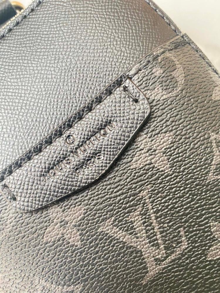 Stylish Refined Leather Shoulder Bag 13x21x5cm