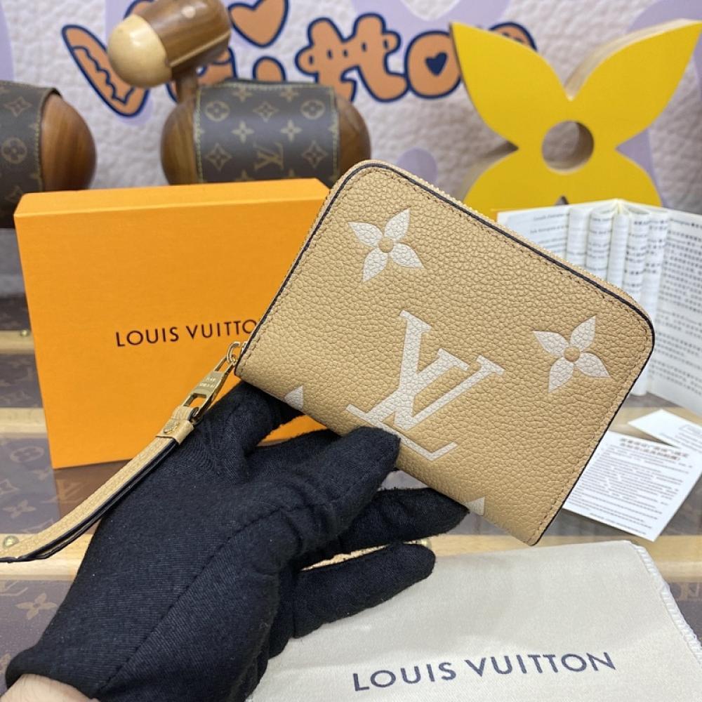 Elegant Wallet Style 1140704137