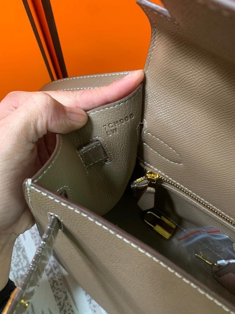 Classic Refined Leather Shoulder Bag 28x22x10cm