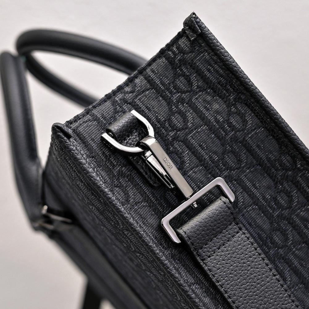 Modern Luxury Leather Shoulder Bag 40.5x35x12cm