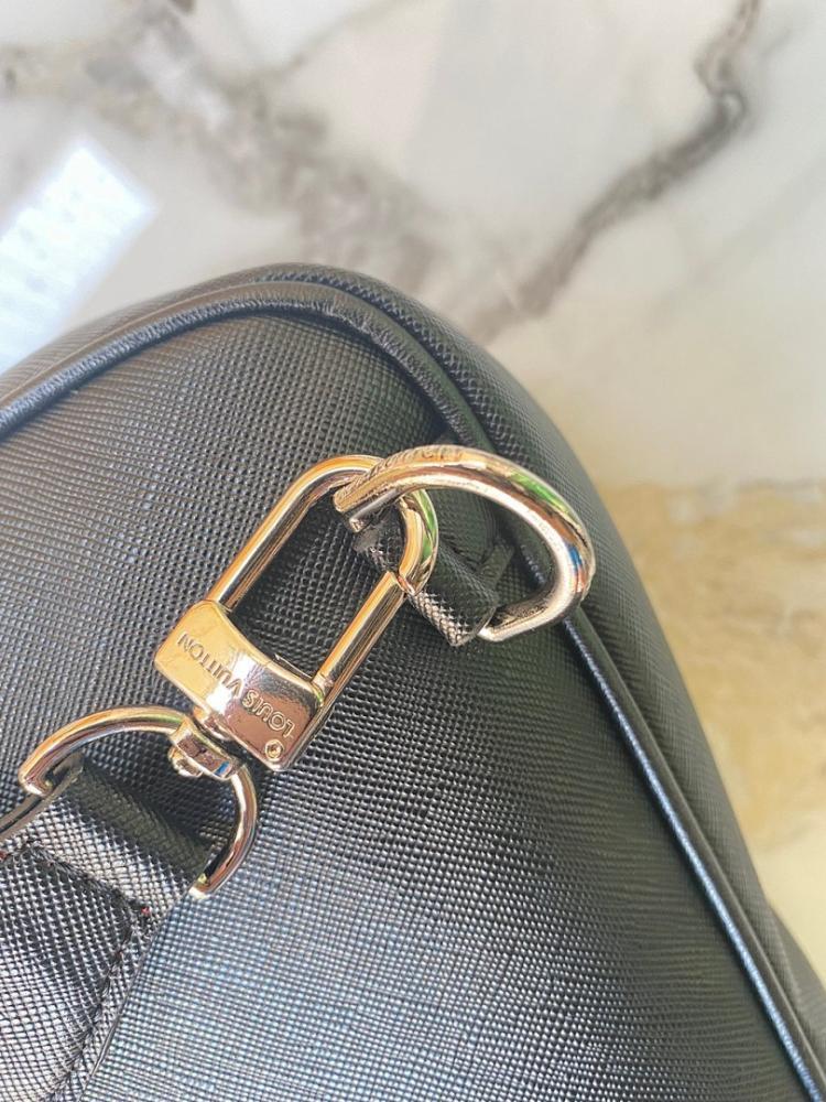 Classic Modern Shoulder Bag 20x31x10cm
