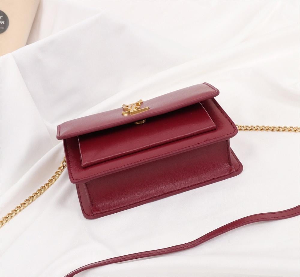 Elegant Leather Shoulder Bag