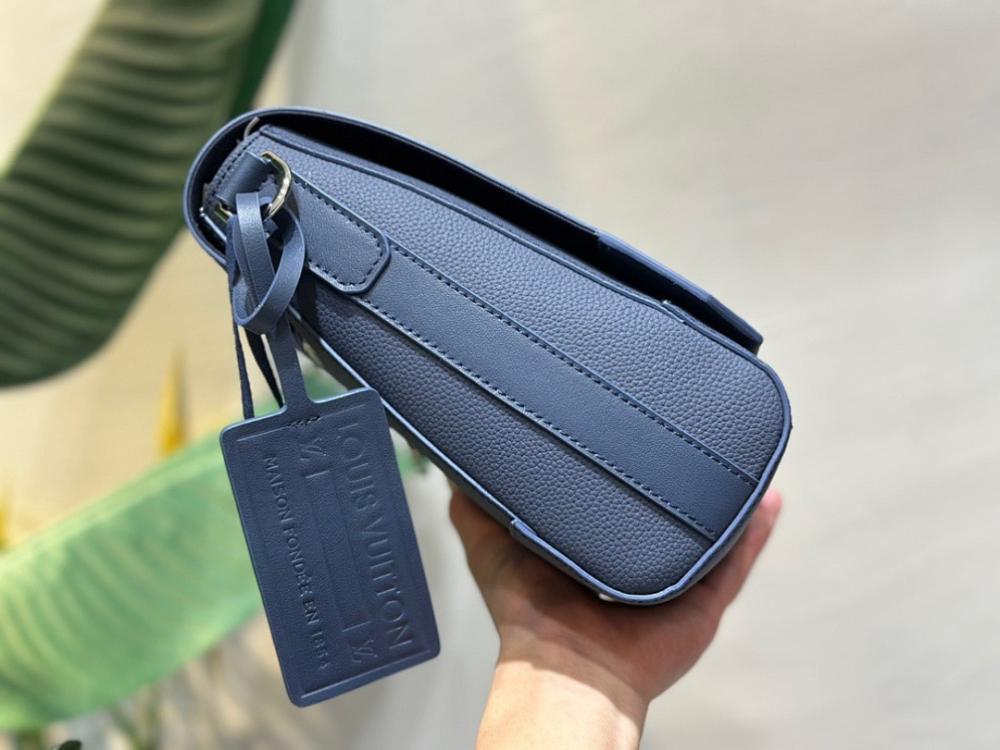 Modern Refined Leather Crossbody Bag 28x24x10cm