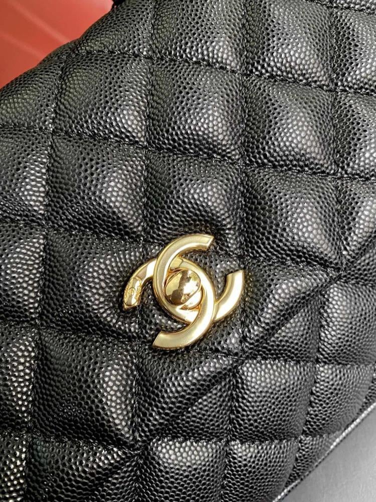 Elegant Leather Top Handle Bag