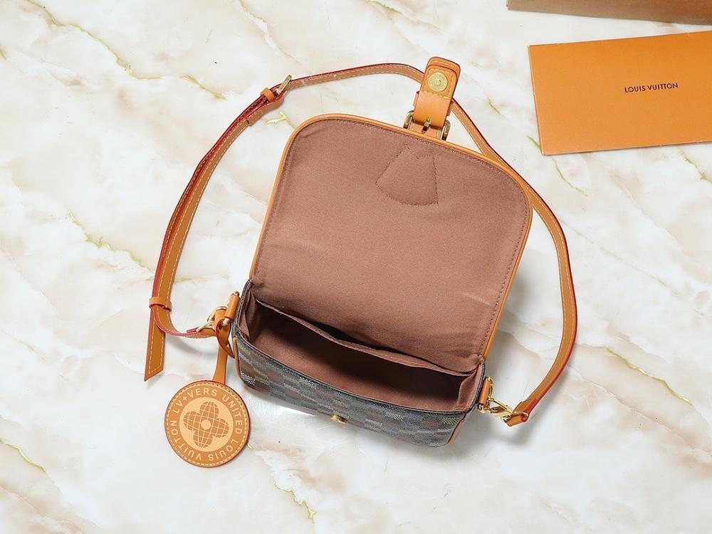 Modern Stylish Monogram Leather Shoulder Bag 20x17x7cm