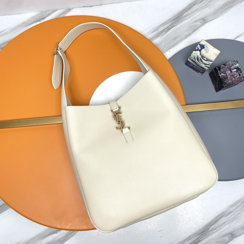 Leather Shoulder Bag Style 566203404