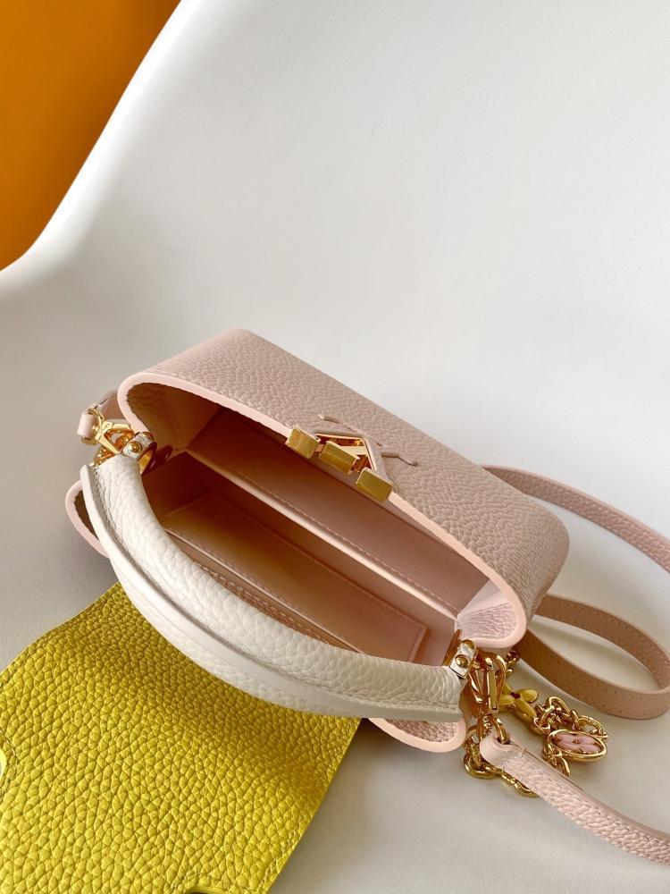 Wallet Style 1735560583