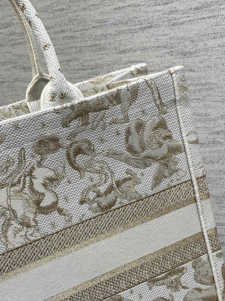 Embroidered Tote Bag Style 209653966