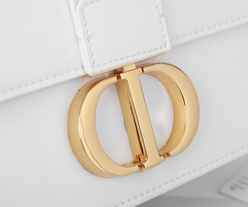 Classic Italian-Inspired Shoulder Bag 24x17x8cm