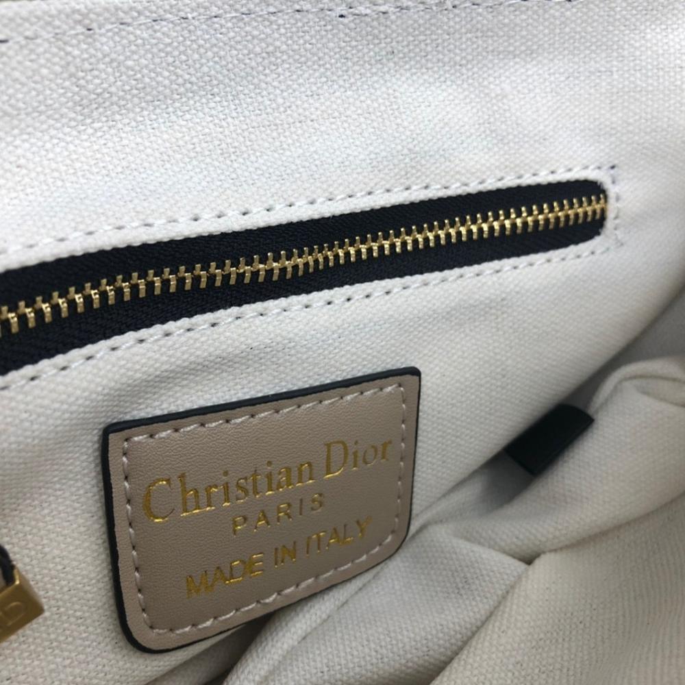 Modern Elegant Bag 24x18x6cm