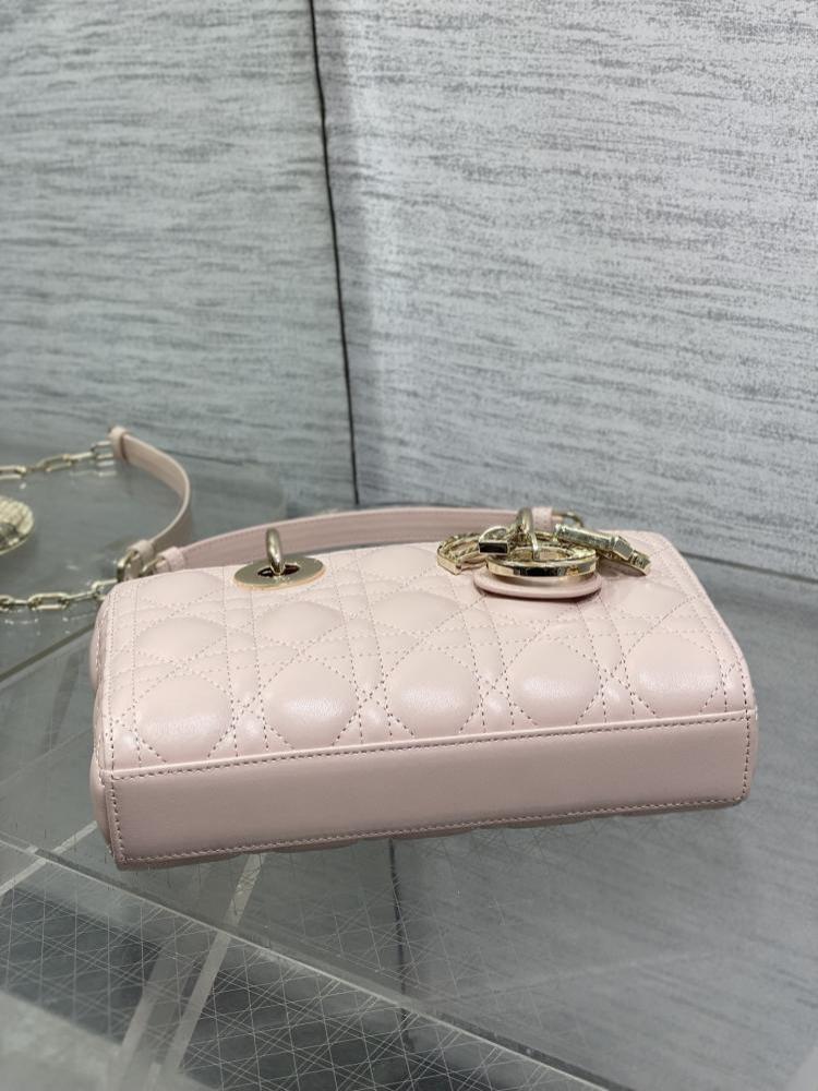 Top Handle Bag Style 218039359