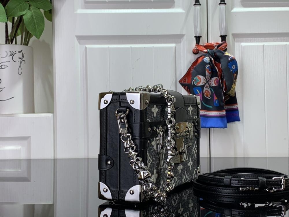 Elegant Shoulder Bag Style 340601523