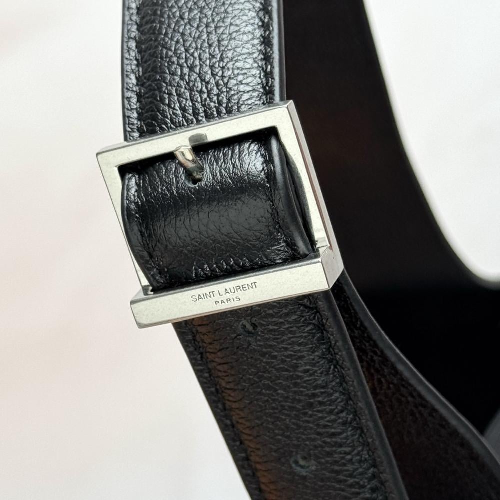Alma Leather Shoulder Bag Style 1298256398