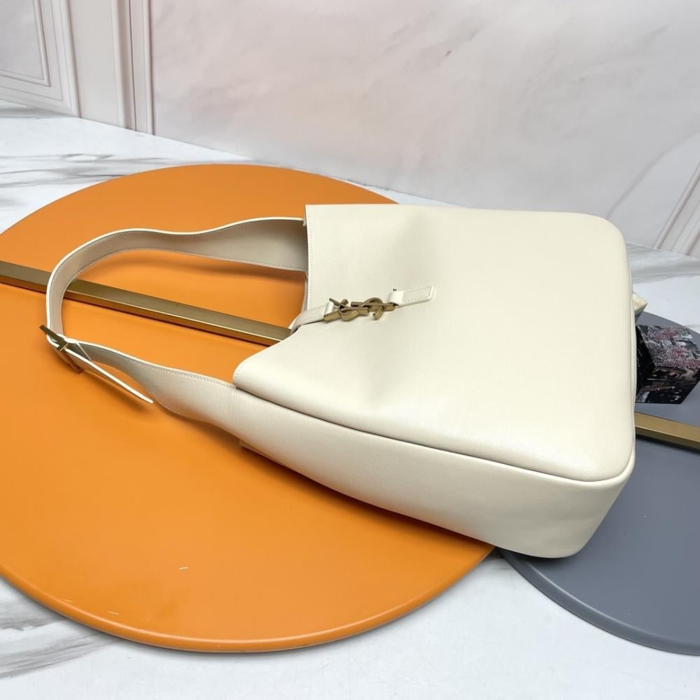 Leather Shoulder Bag Style 566203404