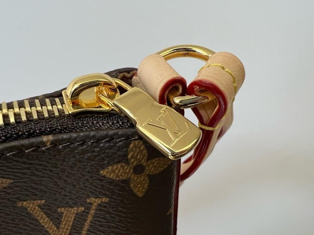 Stylish Refined Leather Crossbody Bag 22x12x5.5cm