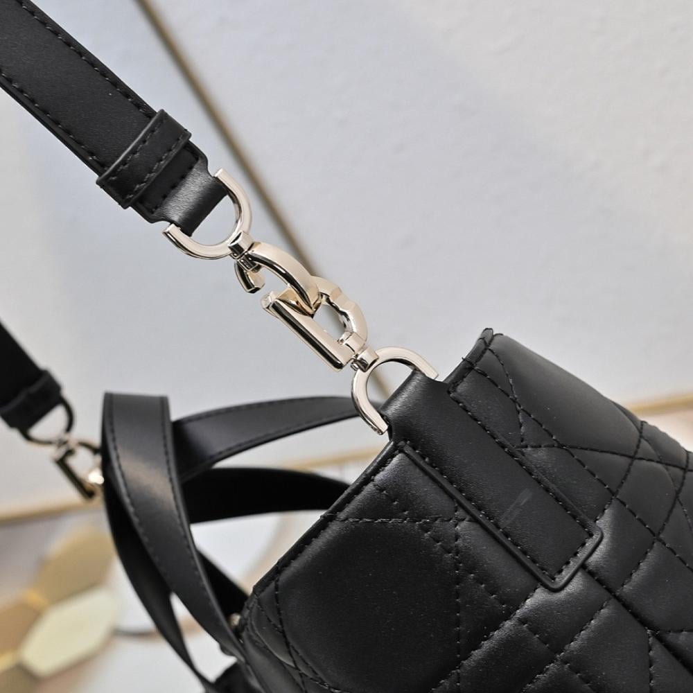 Alma Calfskin Shoulder Bag 18.5x20x22cm