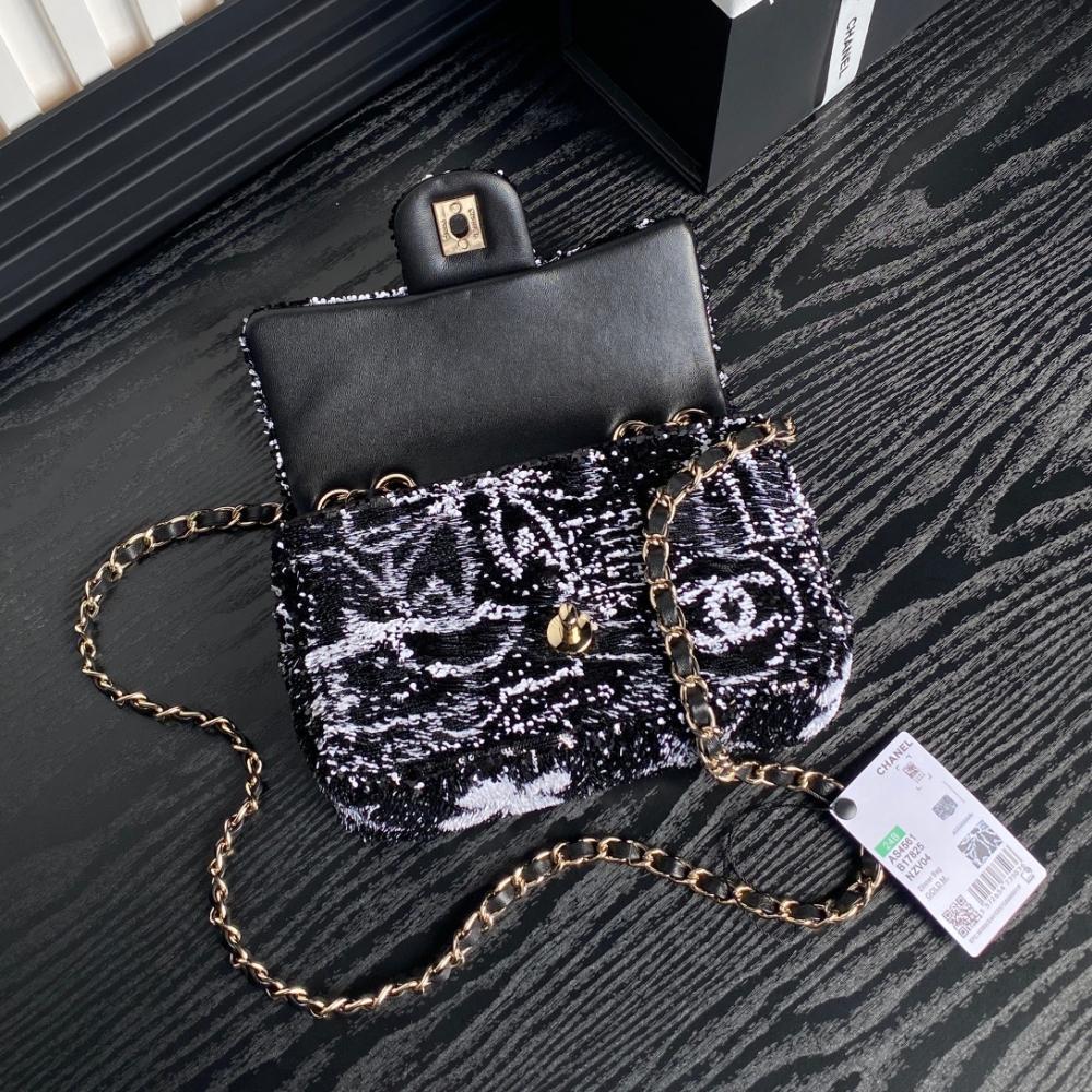 Classic Leather Shoulder Bag Style 1071680143