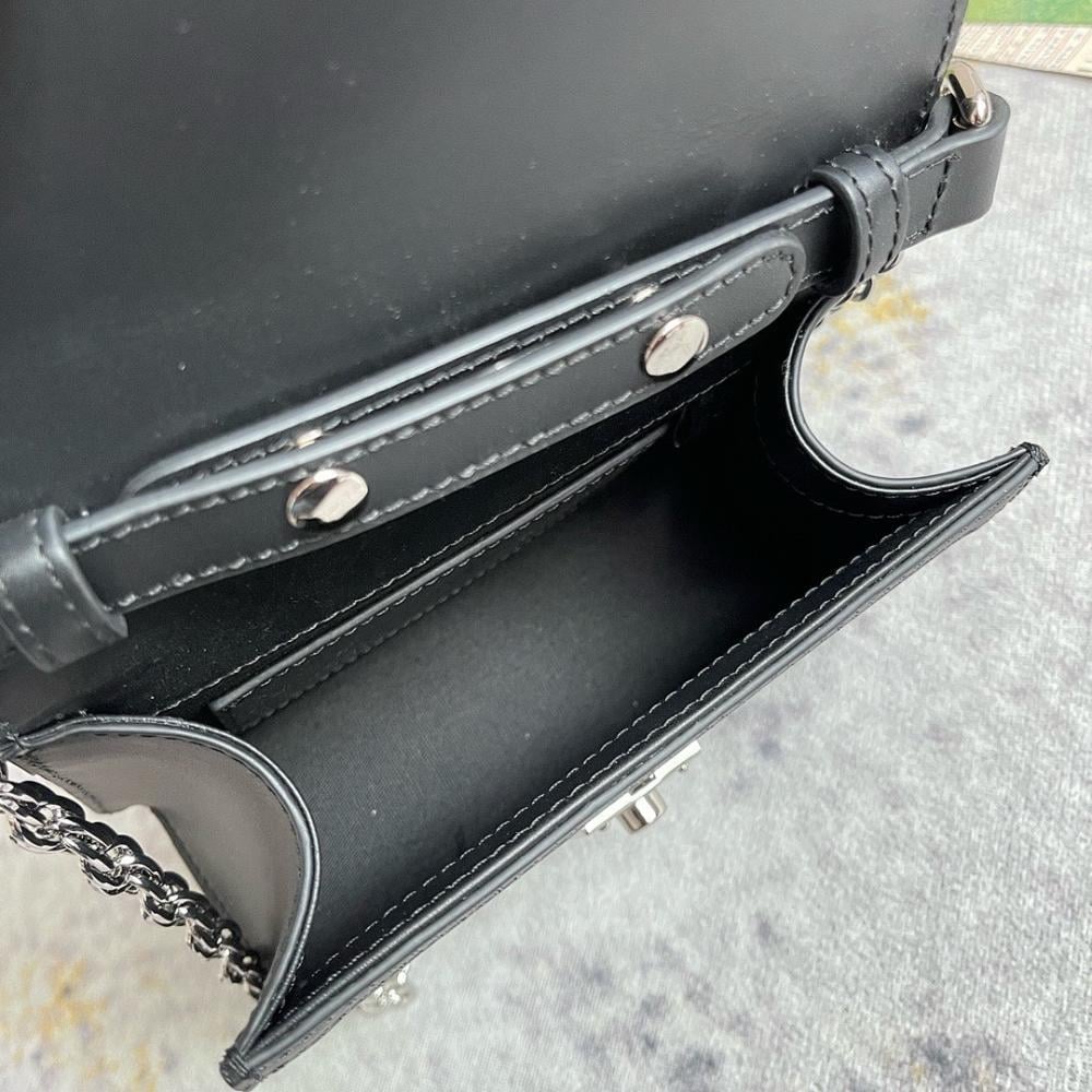 Stylish Crossbody Bag 17.5x13x6cm