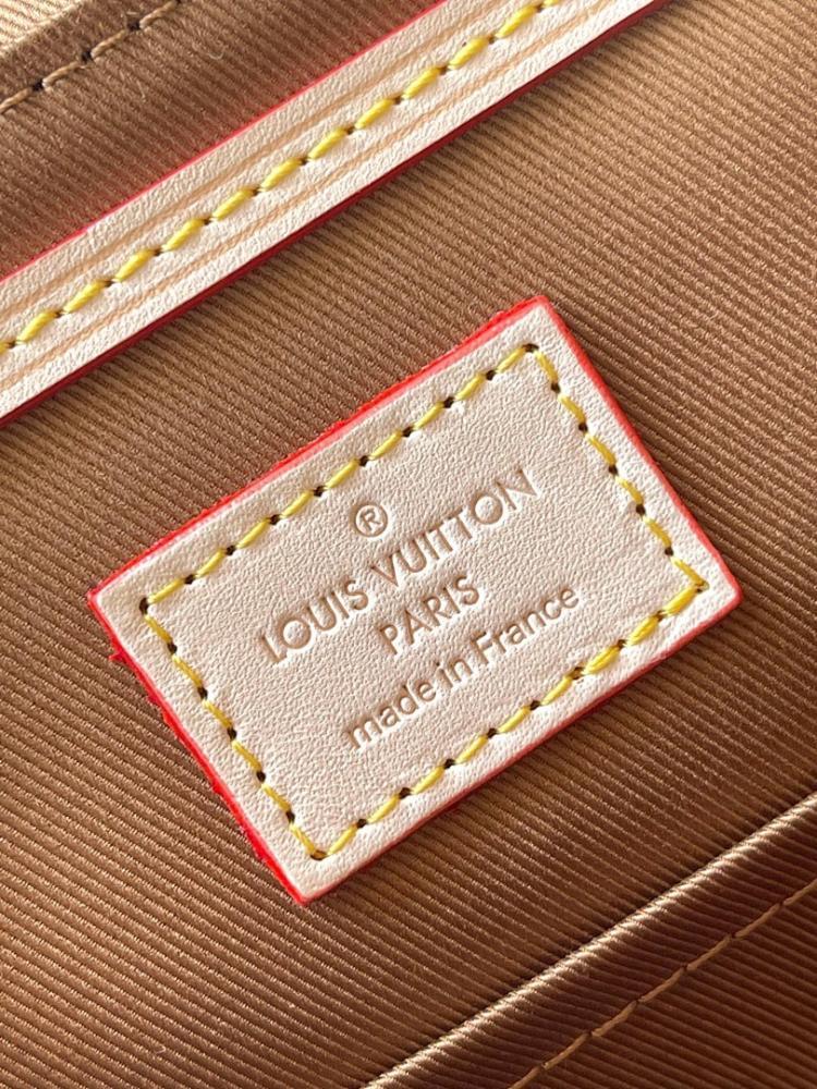 Stylish Refined Monogram Leather Crossbody Bag 21x23x10cm