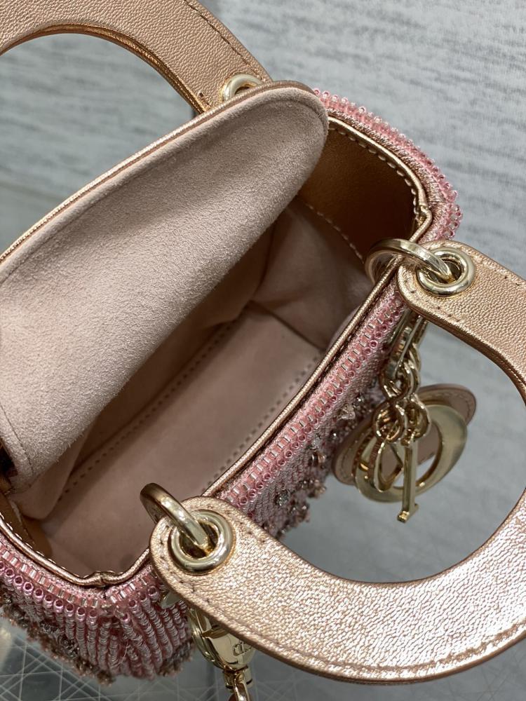 Embroidered Wallet Style 618516525