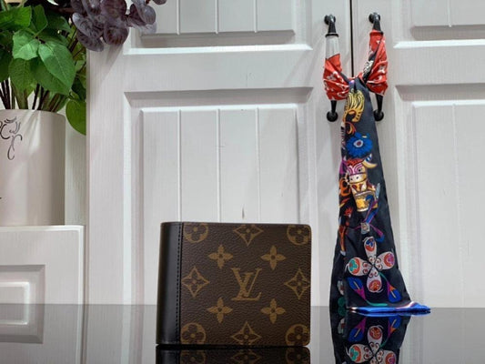 Elegant Wallet Style 1161377651