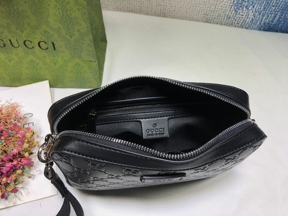 Classic Refined Calfskin Shoulder Bag 23.5x15.5x4.5cm