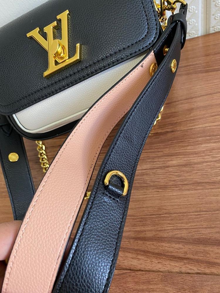 Elegant Stylish Calfskin Shoulder Bag 19x13x8cm