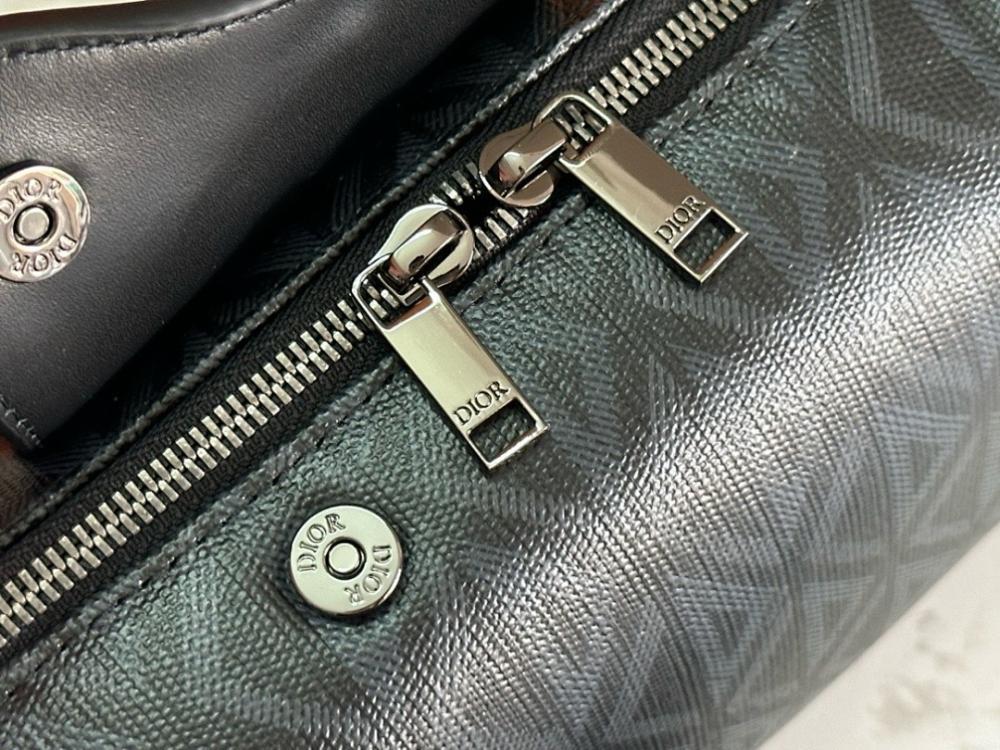 Elegant Leather Top Handle Bag 21.5x12.5x10.5cm