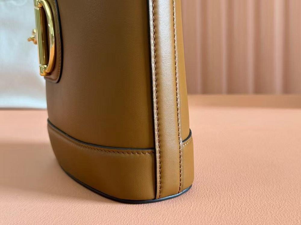 Modern Elegant Bag 18.5x20x8.5cm