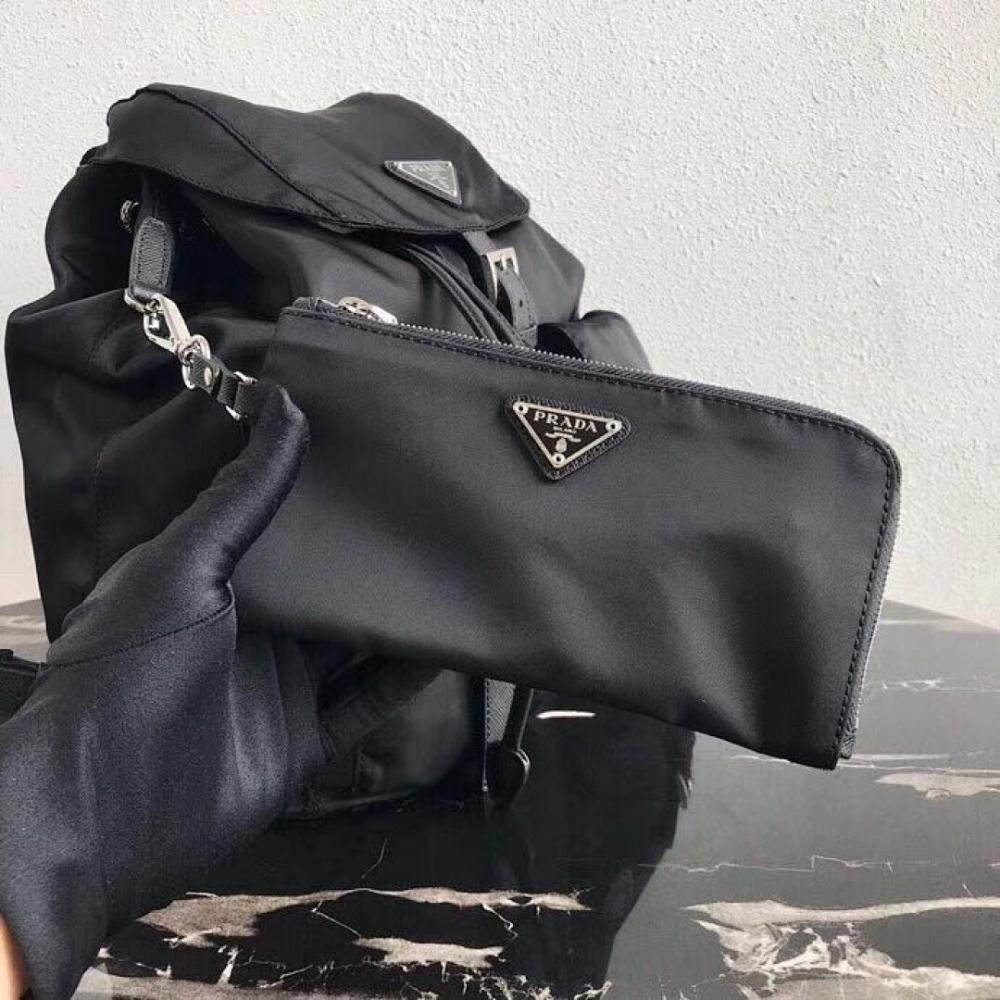 Modern Elegant Saffiano Leather Bag