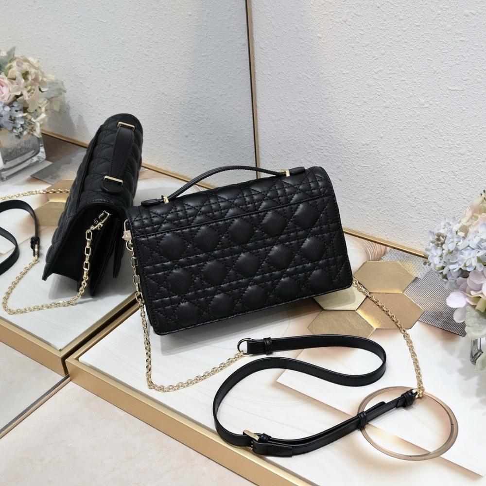 Classic Modern Leather Shoulder Bag 24x7.5x14cm